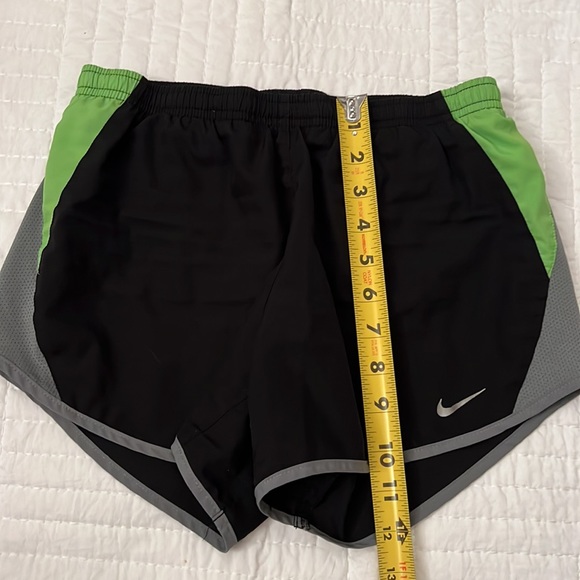 NIKE DRI-FIT LINED RUNNING SHORTS SIZE XS - Picture 6 of 7